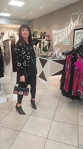 323 reactions · 16 comments | Buon pomeriggio amiche! Oggi video registrato solo per voi♥ Per ordini scrivere su WhatsApp 3487597730 Spedizioni in tutta Italia e in Europa | Gabriesse abbigliamento donna | Facebook