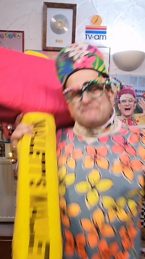 Get Ready for Mallett's Mallet Game with Pinky Punky and a Head