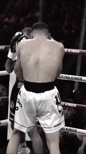 3.7K views · 14 reactions | KO BREAKDOWN! 壘Watch step-by-step the brutal KO that sealed Lazar Dimitrov’s victory over Kiliti. From the setup to the finishing moment. Don’t blink.  Date: December 20th 2025 Location: Papp László Budapest Sportaréna️ Tickets: https://www.eventim.hu/hu/jegyek/hell-boxing-kings-budapest-papp-laszlo-sportarena-680570/#HellBoxingKings #Boxing #Budapest | HELL Boxing Kings | Facebook