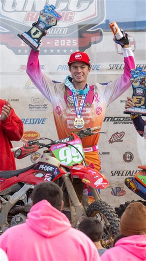 1️⃣ Cody Barnes capped off 2025 with another XC2 win at Ironman and challenged for the overall win, ultimately backing up his performance from round 12 by hitting the overall podium (placing second) from the XC2 row. 😤 A look at Barnes’ 2025 season shows the immense consistency he found this year, only finishing off the podium in XC2 twice, racking up 11 podiums in class and 2 victories. He also only finished outside the top ten overall combined results at one race all season. 🤯👏🏻 | Phoenix 