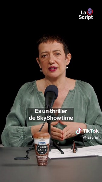✅ María recomienda ‘Under Salt Marsh” un thriller policiaco británico situado en Gales y en el que también hay hueco para pinceladas ecologistas y el recuerdo de que la naturaleza siempre acaba imponiendo su ley 🎙 “‘Under Salt Marsh’ es un thriller que no aporta violencia, no aporta morbo, lo que aporta es una atmósfera densa que está entretejida con el horrendo clima de Gales” ▶️ En el nuevo programa de La Script, María Guerra entrevista a Alana S. Portero y Malena Alterio ▶️ Disponible tambié