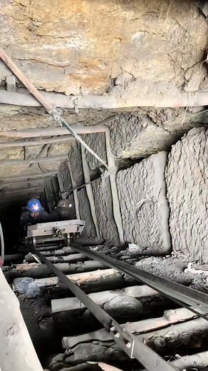 "Searching for treasure 4,000 feet below the surface, where every step is a challenge and a risk.#blackdiamond #mining #coal #coalmining #viral #viralreel #gold #foryou #diamond #goldmine | Mining Empire