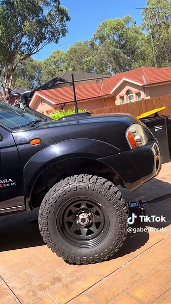 Exploring the Features of Nissan Navara