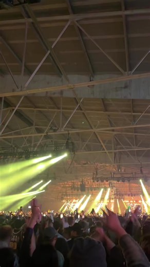 everyone was bumpinnnnn @Calvin Harris #sf 🕺🕺 | haris