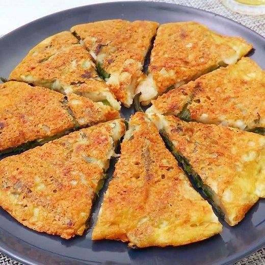 たこ焼き粉でお手軽♪ カリカリチーズのチヂミのレシピ動画・作り方 | デリッシュキッチン