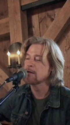 Daryl Hall performs “It's A Laugh” on the first episode of Live From Daryl’s House. Watch more at LFDH.com | Daryl Hall