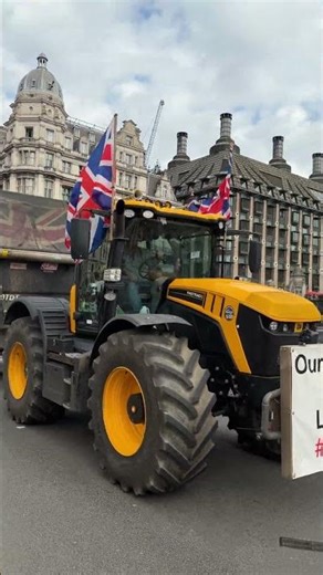 We all stand behind you 🇬🇧 #London #england #may