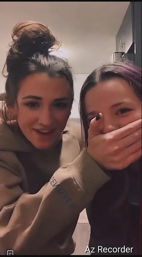 Hand over mouth HOM 72