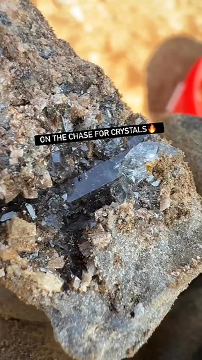 Blue skies. Clear gems. Sunday digging magic at Herkimer Mountain with Liz of Herkimer Diamonds and Herk Hunter | Liz of Herkimer Diamonds