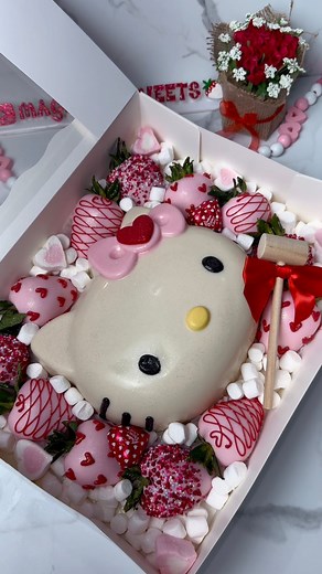Hello Kitty Breakable Valentines Day Chocolate Covered Strawberries 🩷🍓 | Magalis Sweets