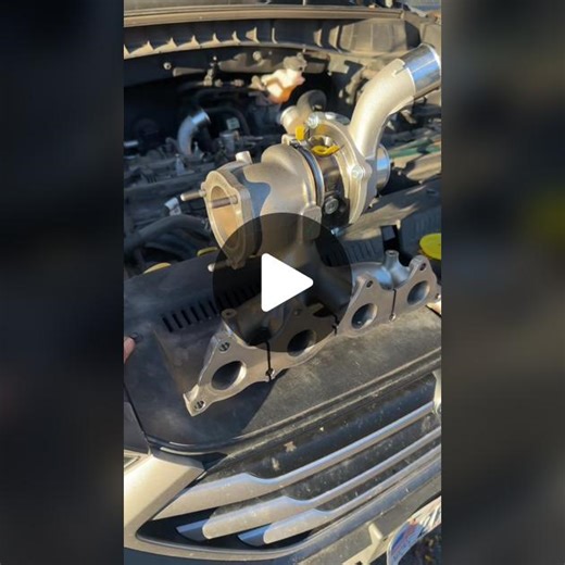 2017 Hyundai Tuscon 1.6 Turbo replacement. This is a nightmare #mechanic #brokenbolt #turbo #greenscreen