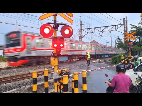 6 Perlintasan Kereta Api Random | 3 Jenis Palang Baru