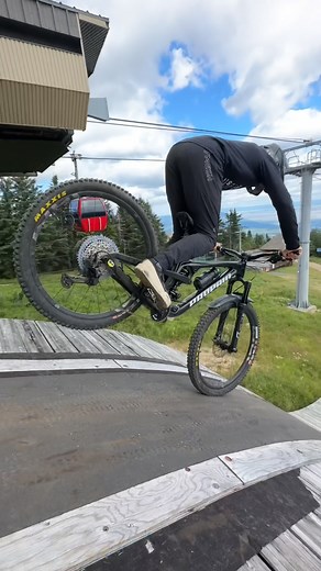 622K views · 10K reactions | Rolling into the weekend  How many tries do you think it took for @remymetailler to nail this roll in at MSA? Check out his recent episode now live on his YouTube as he explores Mont Sainte-Anne, Quebec. Best of luck to all our athletes & teams in Andorra racing this weekend. Make sure to tune in. Have a great weekend folks! 落 #ethirteencomponents #ethirteenfamily #montsainteanne #msa | e*thirteen components | Facebook