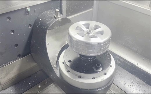 HuiMaiTech桌面五轴数字孪生系统 ｜轮胎操作加工 ｜惠脉智能科技