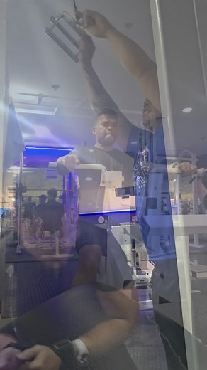 walang effect pag hindi basag ang mukha habang nagbubuhat.. mas mauuna pa magka muscle mukha ko🤣 pati trainer Lhee Mahinay naka facial expression pa habang nag aassist🤣.. kutas brad🤣? Kimzy Khim Jairus #healthylifestyle #friendsfollowersviewerseveryone | Jethan Khim Monino
