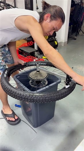 Never Use A Tire Lever Again: The Perfect Tire Mount Hack