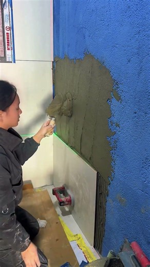 This Smooth Tile Base Is Where Quality Really Begins#TileWork #ConstructionLife