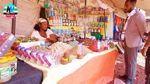 የቀቤና ልዩ ወረዳ ወልቂጤን ድባብ በቤቶ! 🔥 ዛሬ ህዳር 27 በቀቤና ልዩ ወረዳ፣ ወልቂጤ ከተማ የነበረውን ደማቅ ትዕይንት እና ልዩ የደስታ አውድ እነሆ! ከመዝናኛው ዓለም እስከ አቅራቢዎች ጣፋጭ ወግ (ቆይታ) ሁሉንም አካተናል። ቪዲዮውን ለወዳጅዎ በማጋራት (Share) የደስታችን ተካፋይ ይሁኑ! | Kebena YouTube