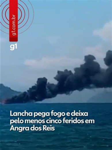 Incêndio em lancha na Baía da Ribeira