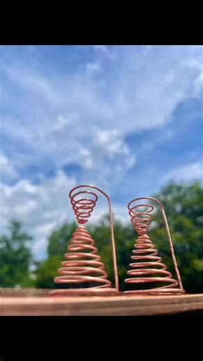 The Copper vortex spiral wire type, converging centers, experimental work on making an antenna panel to receive electric charges, connected to the ground wire, used in gardens and vegetable plots. | MineStone OnEarth