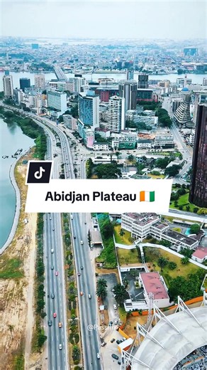 Abidjan vu du ciel : Plateau, lagune et plages de Bassam