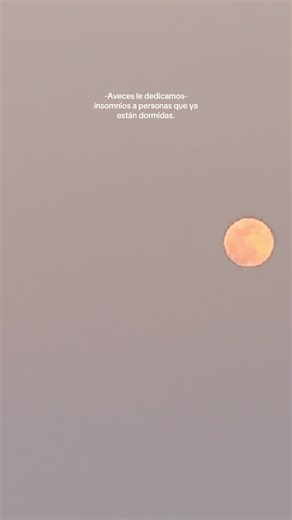 Reflexiones Poéticas sobre la Luna y el Amor