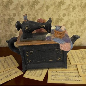 SAN FRANCISCO COMPANY -- Sewing Machine Music Box, Quilting Material, Winds Up - Etsy