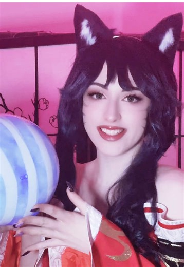 AHRI IS HERE!!!! ❤️ #cosplay #ahri #leagueoflegends #ahricosplay #ahrilol