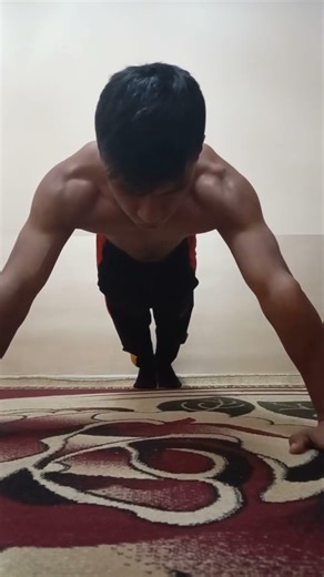 Still not giving up 200 PUSH UPS DAILY DAY 19 #workout #pushups #challenge #shorts