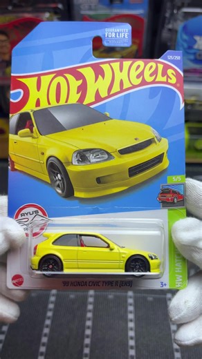 💛 Hot Wheels '99 Honda Civic Type R EK9 in a track ready yellow. This clean EK9 has a red interior and black wheels making it a nice entry in the lineup. #hotwheels #hotwheelscollections #honda #ek9 #jdm