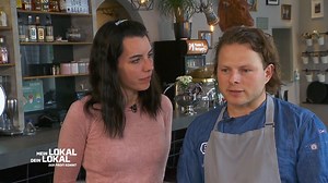 Als Vorspeise hat sich Linda ein Carpaccio ausgesucht. Doch für sie ist das Fleisch "durchwachsen" und nicht essbar. Chefkoch Dennis reagiert auf ihre Kritik allerdings anders als erwartet. Wer reagiert hier richtig? 🤔 #watch #MeinLokalDeinLokal | Mein Lokal, Dein Lokal