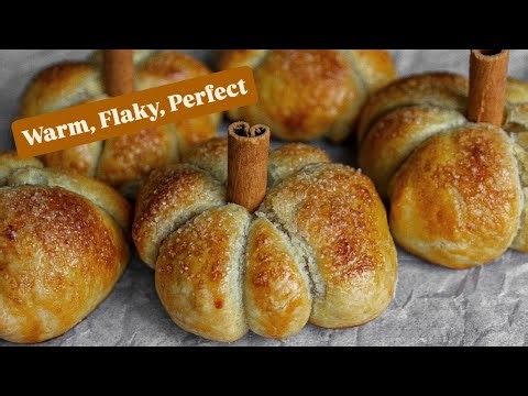 Pumpkin-Shaped Apple Hand Pies 🥧 | Cozy Fall Baking!