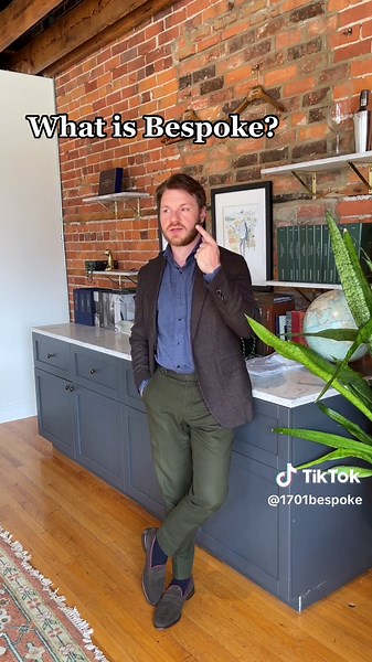 What is Bespoke? I get this question a lot, and while its easy to answer in some ways, it is better understood if I start with the 3 levels of make. ••• #readytowear #madetomeasure #bespoke #customsuit