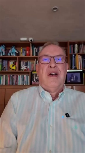 Tirando factos hasta equivocarme Día #510José Ramón Fernández es un asco de persona, lo puedo decir por gente muy cercana a mí que trabajo con él que es grosero, malagradecido, que disfruta de humillar a sus colaboradores.Pinche viejo enano cada vez salen más pruebas de lo mierda qué es