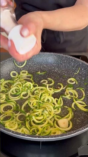 EGGS WITH ZUCCHINI