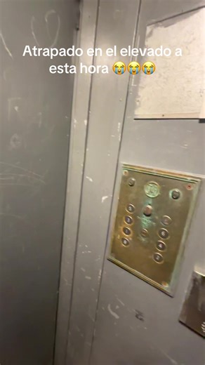 Diablo así no #nyc #dominican #santodomingo #foryoupage #fyp | stuck in an elevator