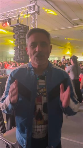 Quella volta in cui la ciurma di @gamics_cesena ha salutato la ciurma di #Gigacon! 🏴‍☠️ Che facciamo, ricambiamo il saluto? Ma soprattutto siamo pronti a cantare insieme al capitano @giorgiovanniofficial? 😍 📆 7 febbraio 📍 A1 Expò - Polo Fieristico di Caserta | Gigacon Caserta