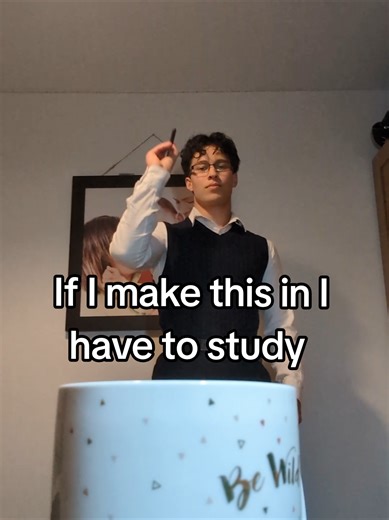 I'm never going back to reading notes 🤓 #studytok #exam #student #studyhacks #uni #academia #fyp #viral