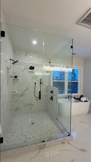 This primary shower is officially my new obsession 🚿✨ Floor-to-ceiling glass? Yes, please. 💎