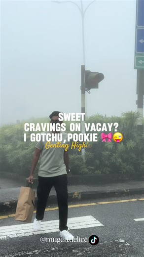 Delicious Chocolate Strawberry Oreo Bites Recipe