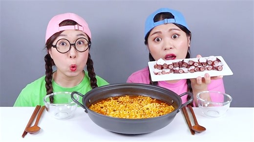 도나와 친구가 직접 만든 해산물 먹방~! DONA and friend homemade spicy seafood mukbang~! 재미있고 맛있게 보세요! Thanks for watching! | DONA 도나 Fanpage