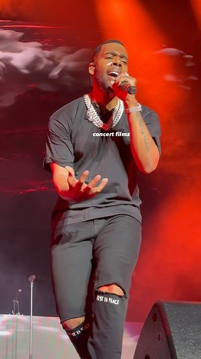 Vee 📸 on Instagram: "Sang Mario! 🎤🔥 #mario #never #00srnb #rnbthrowbacks #live #concert #marioworldwide"