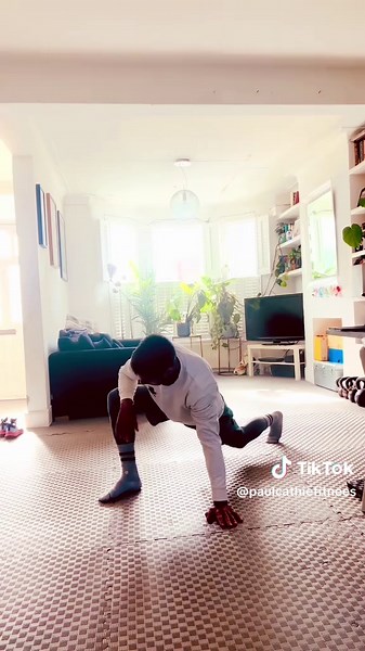 Today I’m sharing with you the only warm up you’ll ever need to get your body primed & ready for running. Set a timer for 5 minutes & work through all movements. Aim for 30-45 seconds per move & see & feel the benefits to your overall running performance & get ready to start hitting those new PB’s (Personal best’s!) Save & try before your next run.