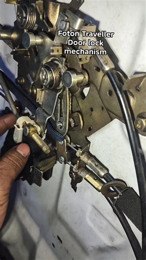 Foton traveller sliding door lock mechanism problem.Hindi mabuksan sa loob at sa labas ito po sana makuhanan ng idiya at makatulong. #automotive #FotonTraveller #DoorLockRepair #followers #fblifestylechallenge | Victor A Espinar