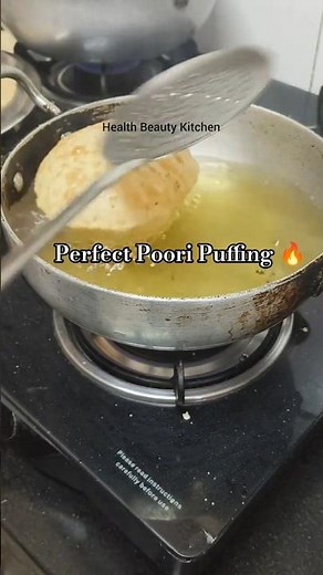 Perfect Poori Puffing in Hot Oil 🫓🔥 | Indian Home Cooking