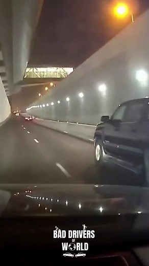 OMG!!😱😱#baddriver #baddrivers #crash #crashes #crashed #drivingfails #drivingfail #dashcam #dashcamvideos #fyp #mypage
