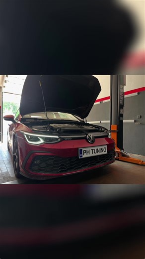 ✨ Želite svojemu vozilu dati tisto, kar si resnično zasluži? Pri PH Tuning Garage nudimo: Profesionalen chiptuning (Stage 1 in Stage 2) ter softverske rešitve na ECU računalniku, prilagojene vsakemu vozilu posebej. Ne uporabljamo univerzalnih map – vsak avtomobil obravnavamo individualno. 📊 Pred vsakim chiptuningom vozilo: ✔️ logiramo in testiramo ✔️ preverimo dejanske parametre motorja (turbo tlak, vbrizg, temperature, napake) ✔️ ocenimo, ali vozilo izpolnjuje vse tehnične pogoje ➡️ Posege izv