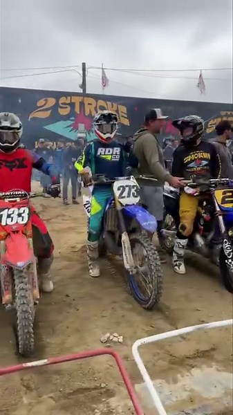 2024 Wiseco World Two-Stroke World Championships at @glenhelenraceway are underway! Moto 1 for Open Pro is on the line. Tune in to @dirtbikemag YouTube channel at 11:00am for the live stream🎥 brought to you by @boyesenfactoryracing to watch replays of Open Pro and Pasha 150 Pro moto 1’s and then watch the second motos live📺 | Motocross Action