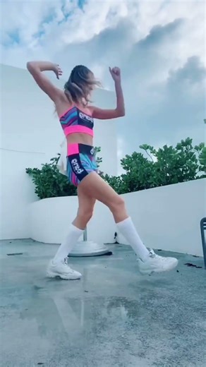 1M Views Shuffle Girl 💃 Ultimate Club Dance EDM That’s Taking Over the Internet 🔥