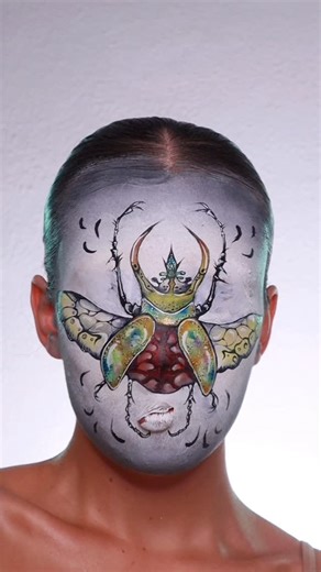 Héloïse Ravon | Insect makeup 🪲🪲 • Fard à l’eau noir @rudecosmetics Fard gras blanc @kryolanofficial Fard palette prolog @glitchbeauty • •... | Instagram